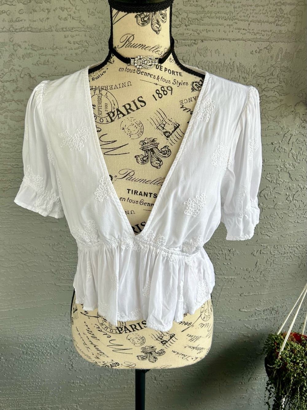Forever 21 gardenfairy whimsical White V-Neck Embroidered Peplum Blouse